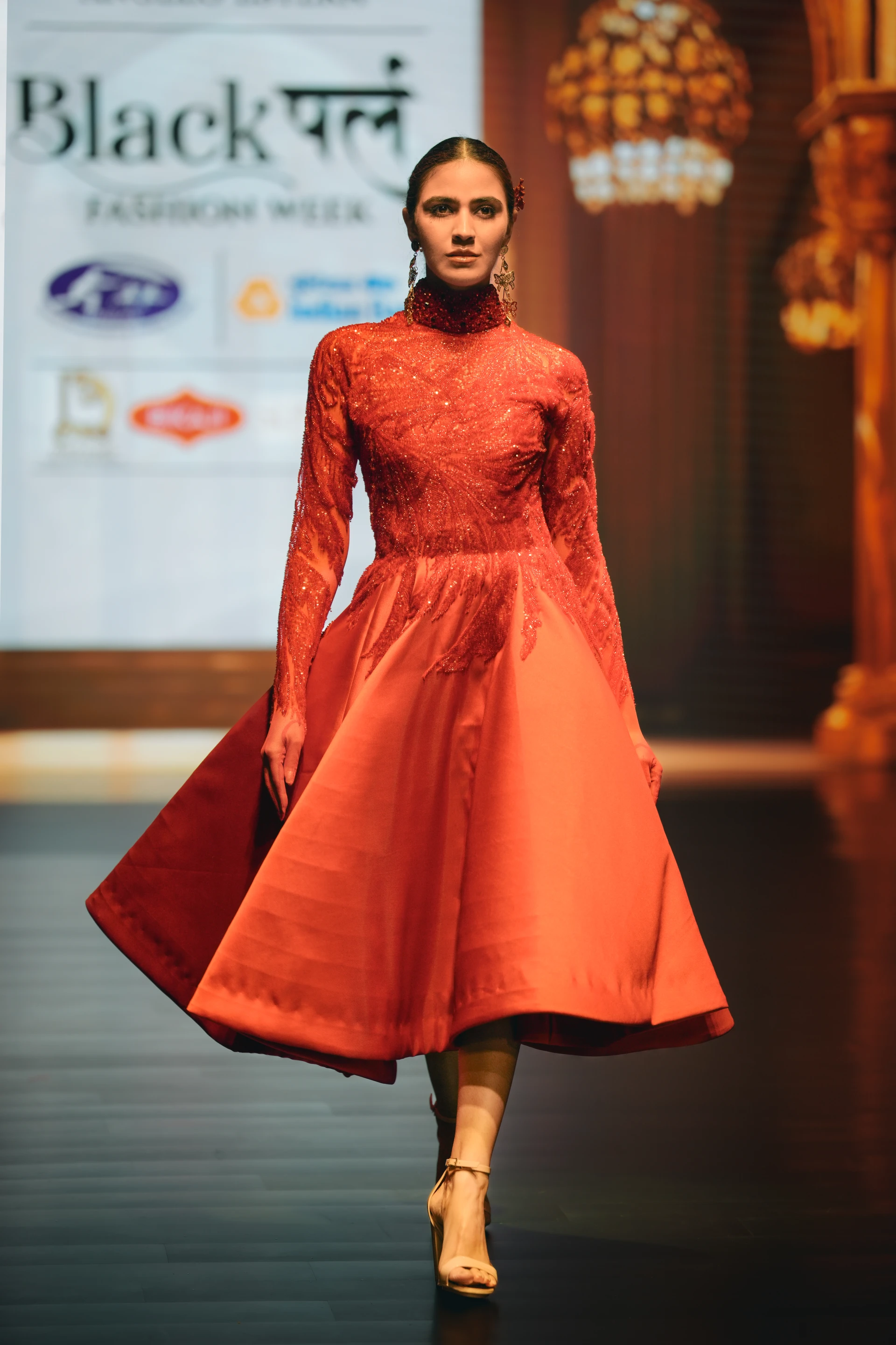 Angelo Estera Dubai - Look 2
