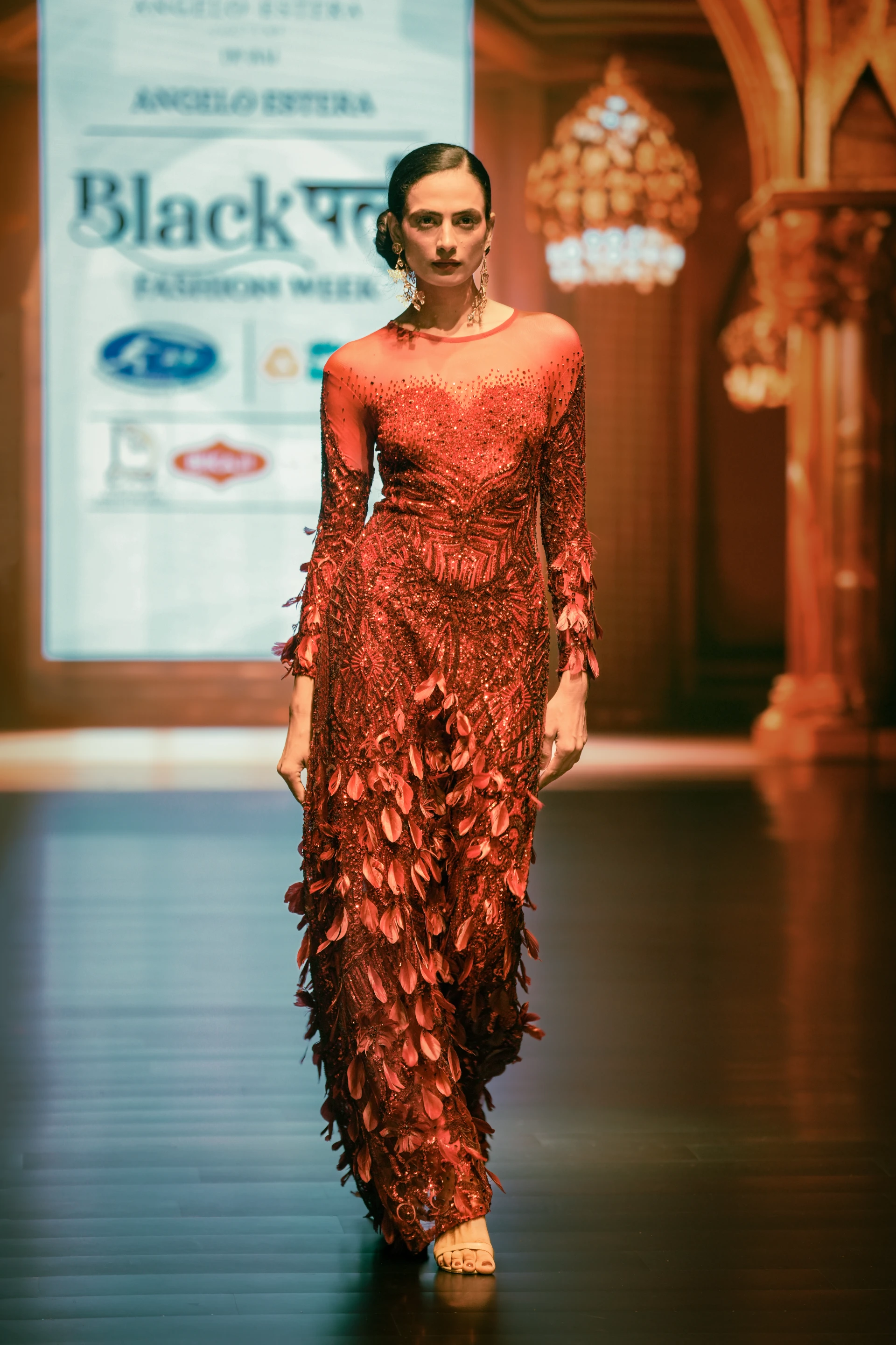 Angelo Estera Dubai - Look 3