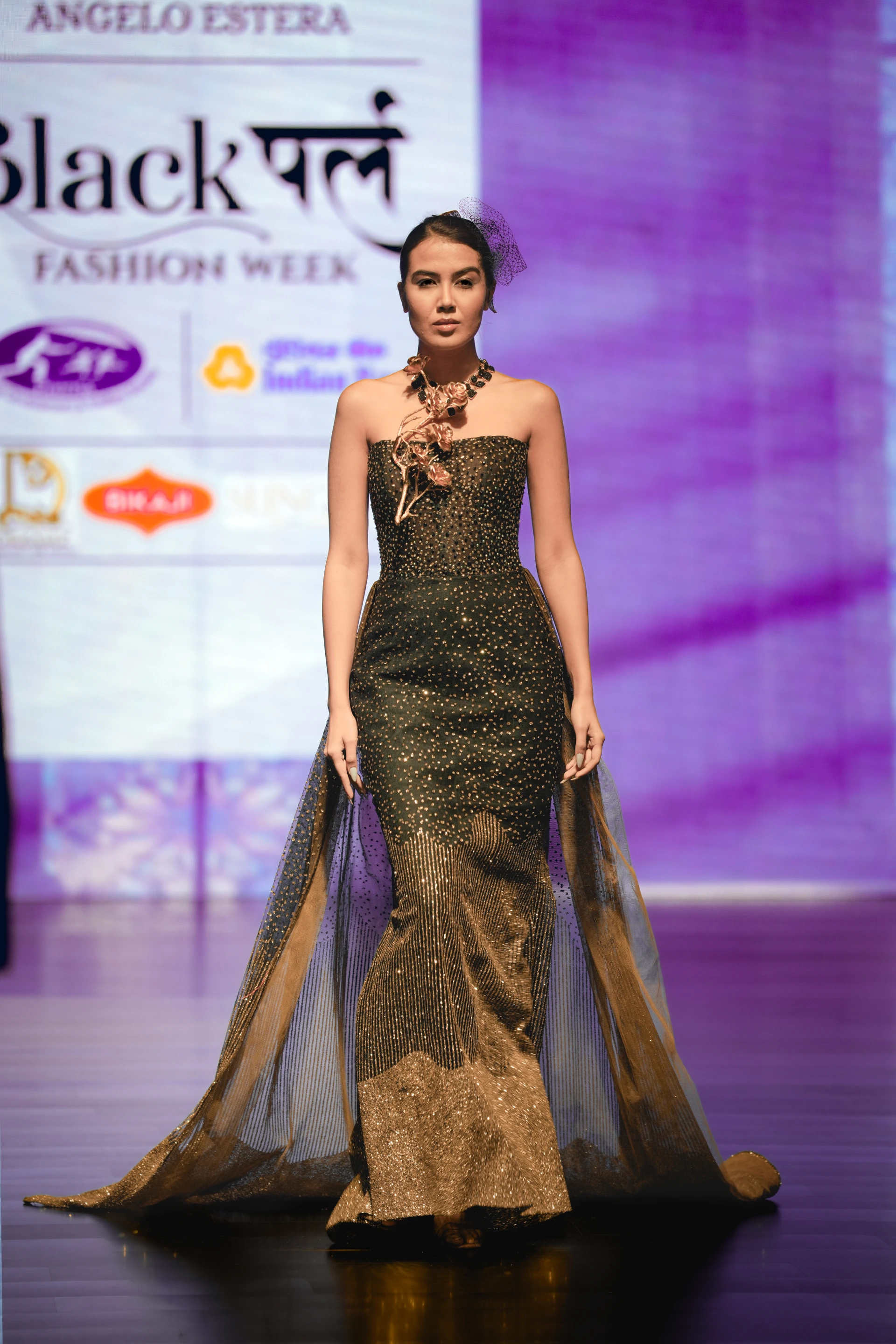 Angelo Estera Dubai - Look 5