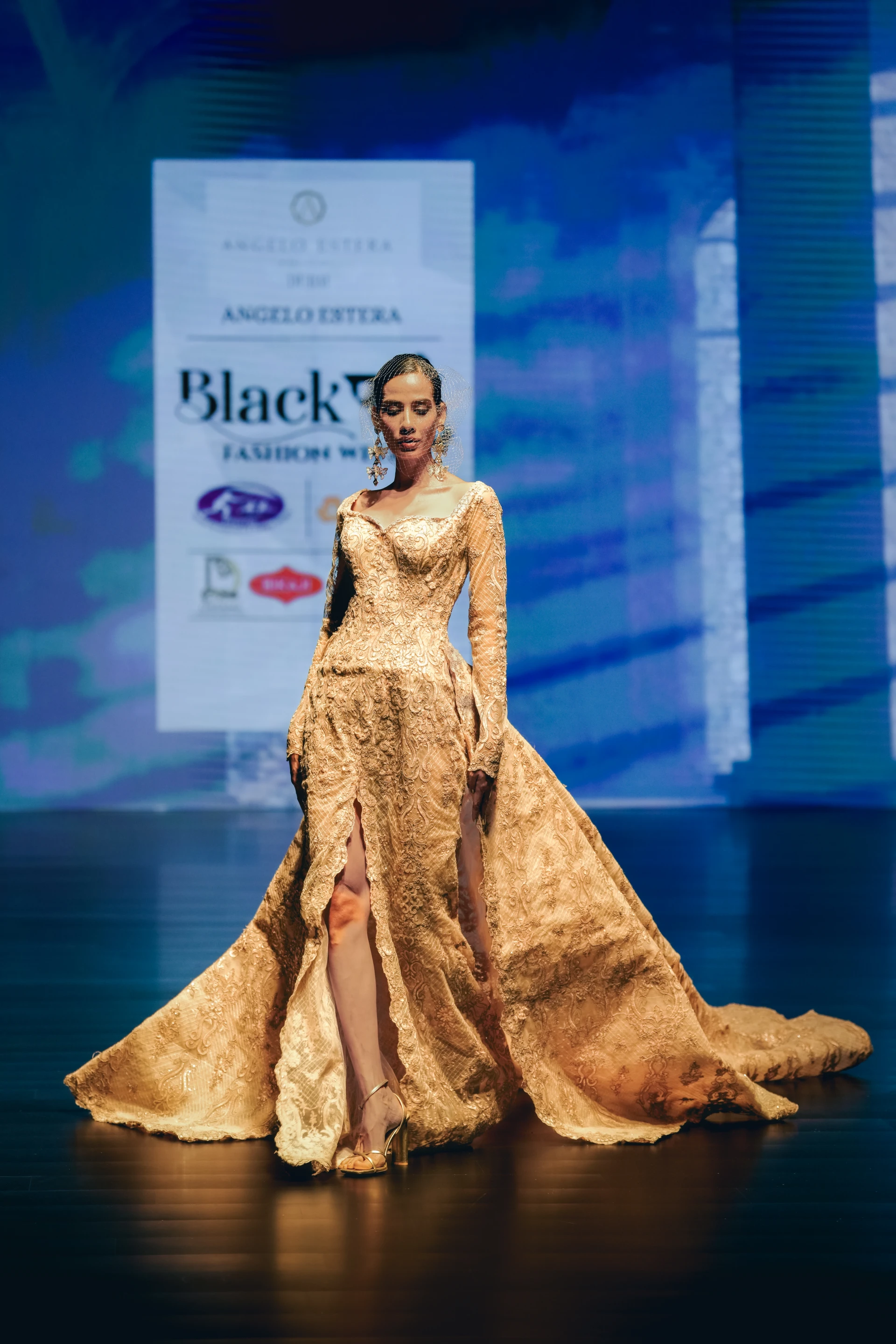 Angelo Estera Dubai - Look 6