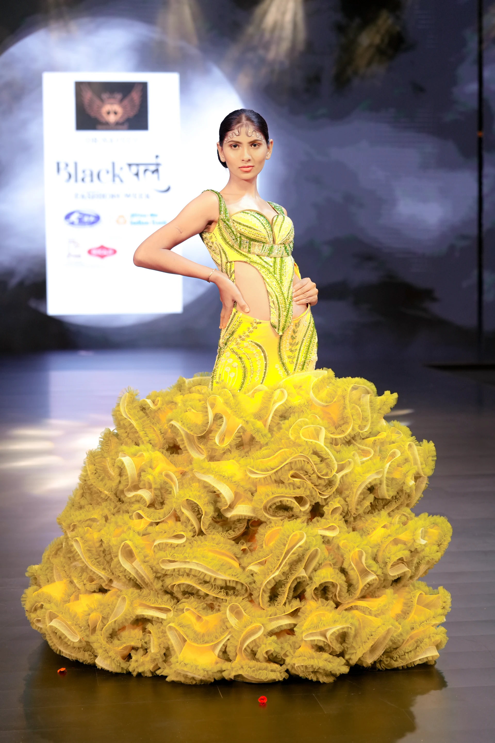 Dr Naveen - Look 10
