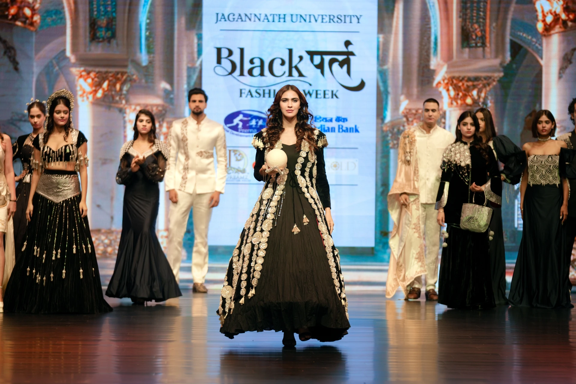 Jaganath University - Look 8