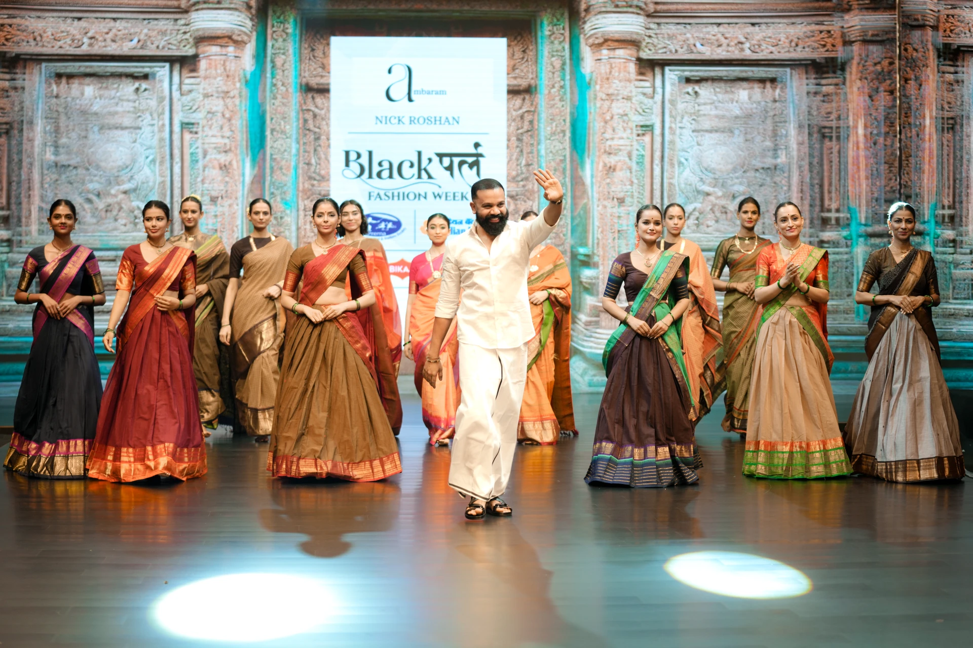 Nick Roshan - Look 10