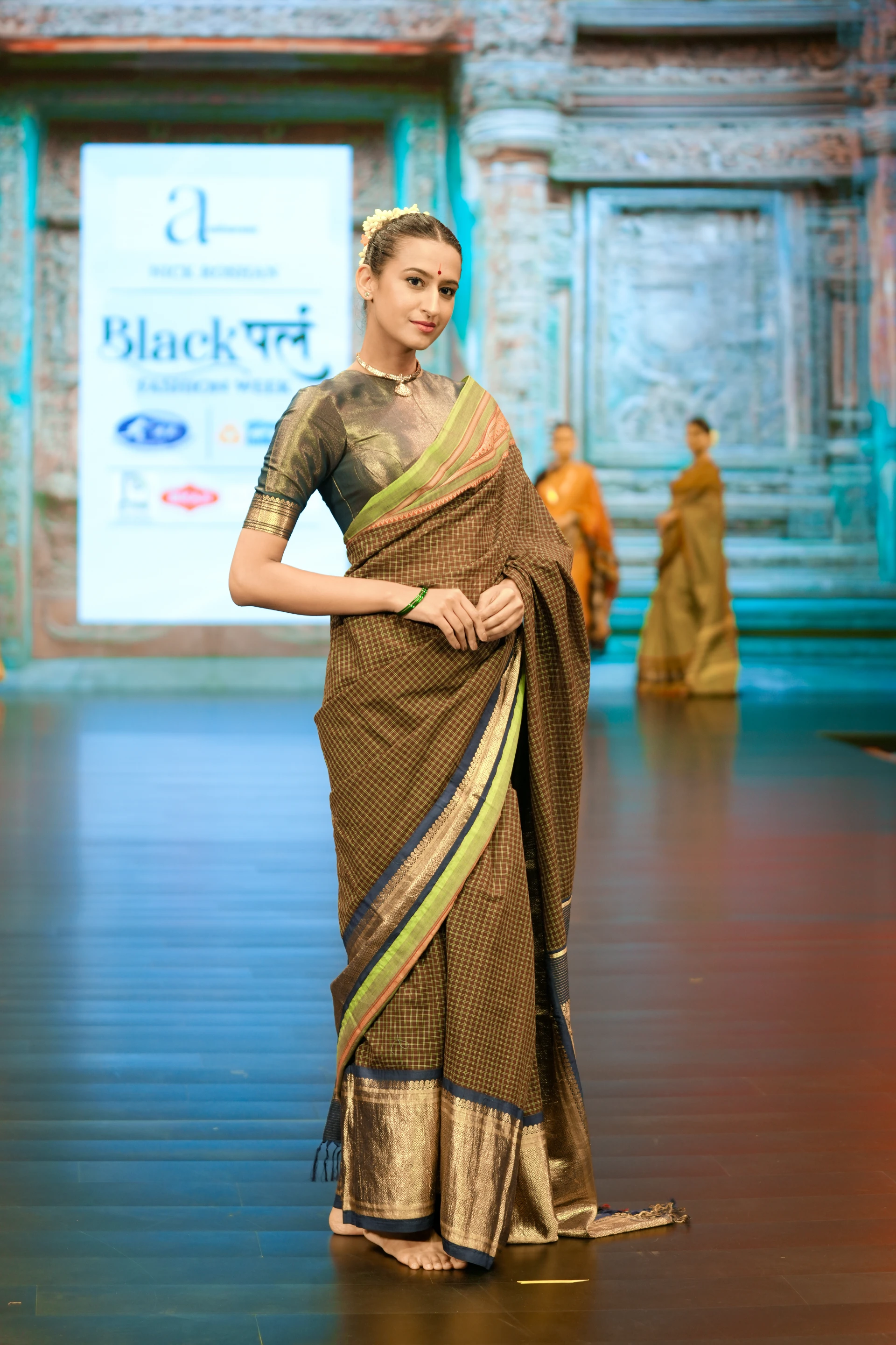 Nick Roshan - Look 2