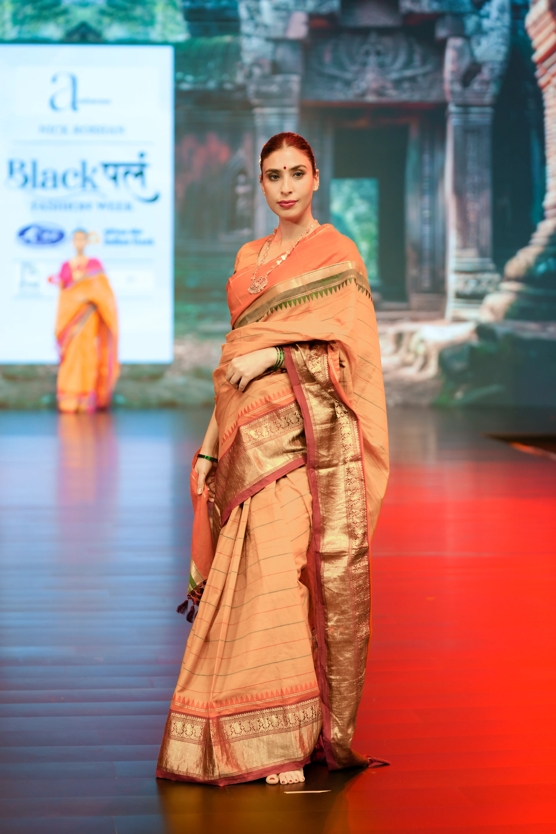 Nick Roshan - Look 3