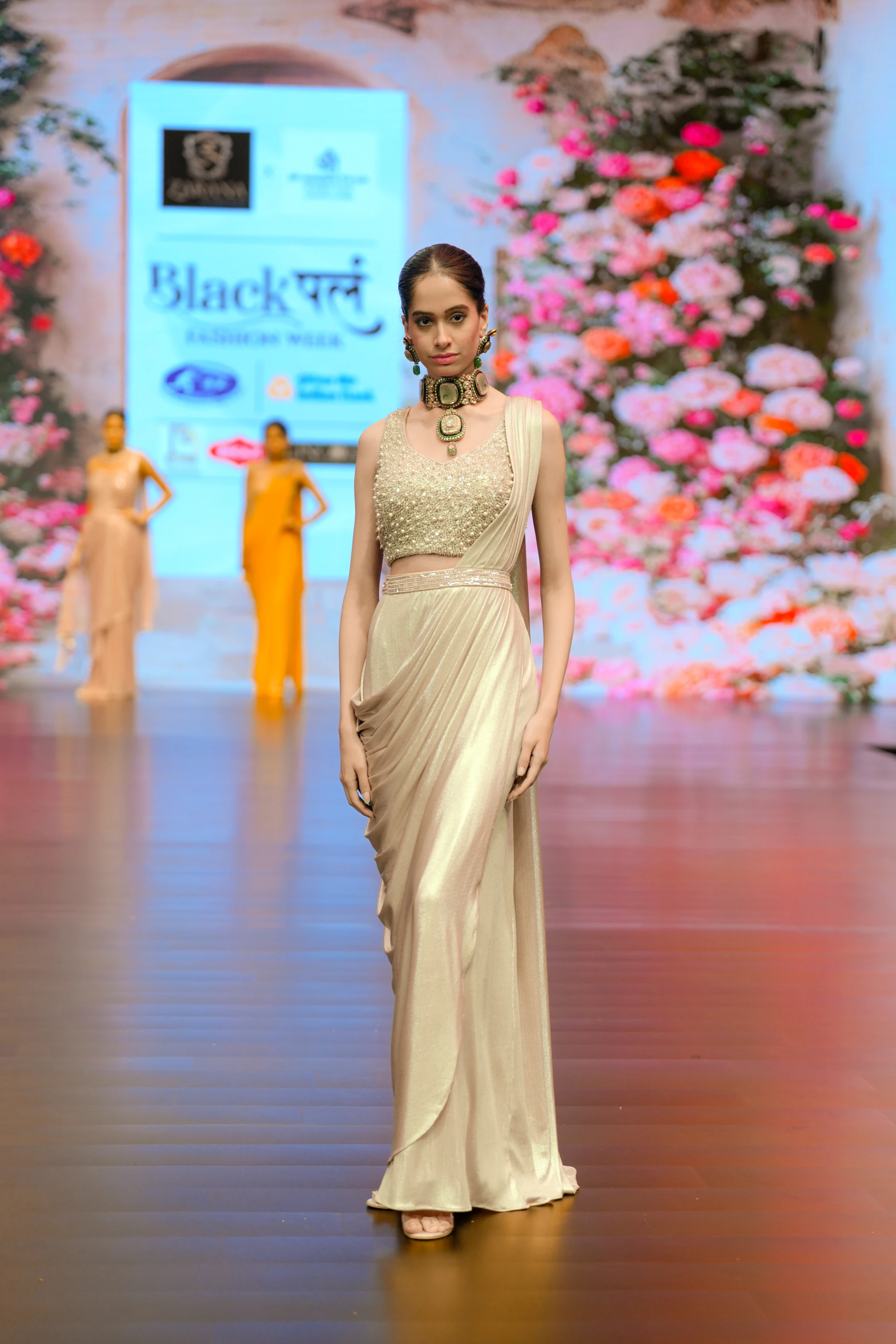Sana Khan - Look 2
