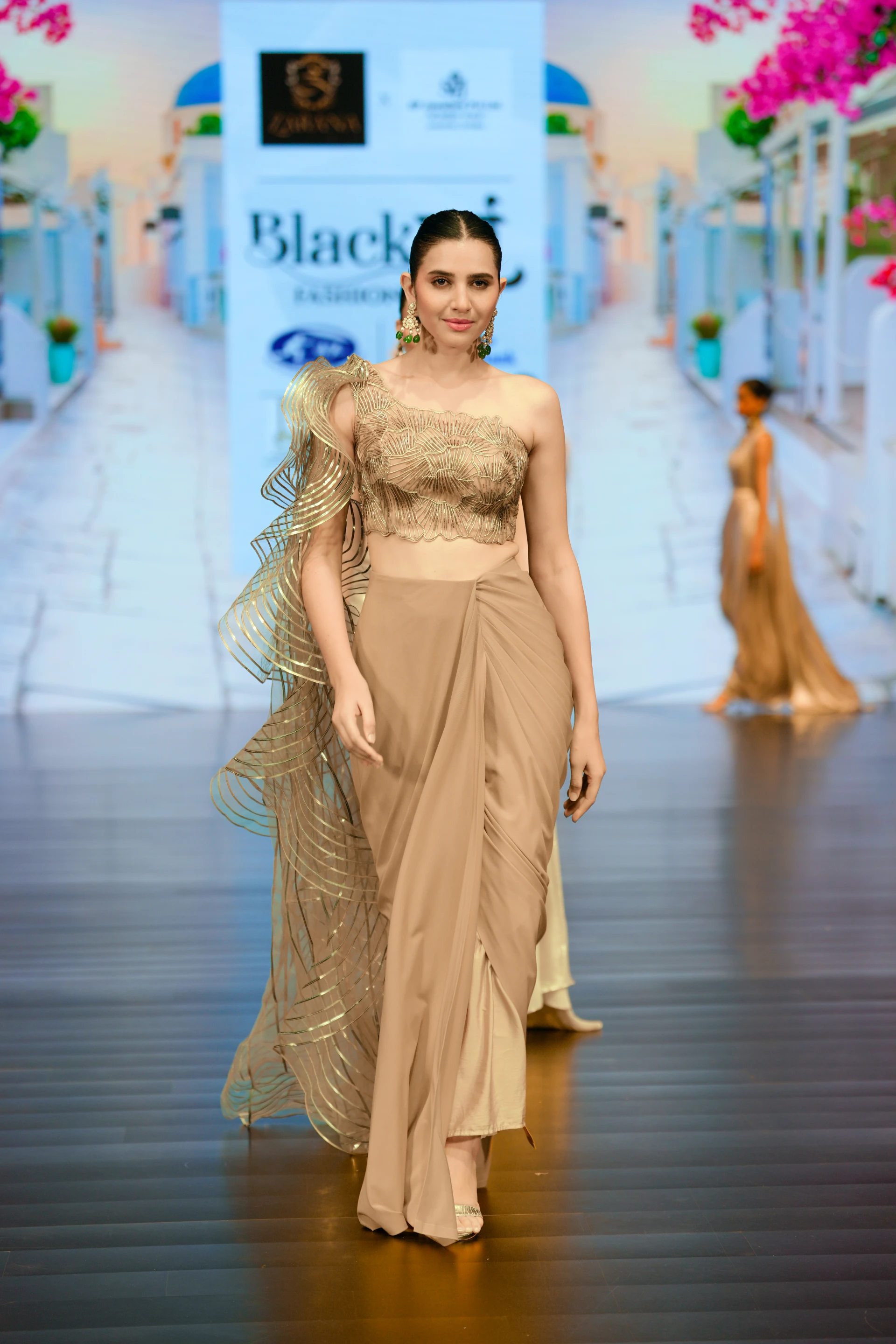 Sana Khan - Look 5
